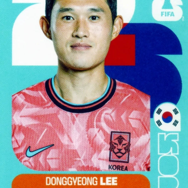Chrome Trading Card Soccer-Dongg-yeong Lee-South Korea-Panini Fifa