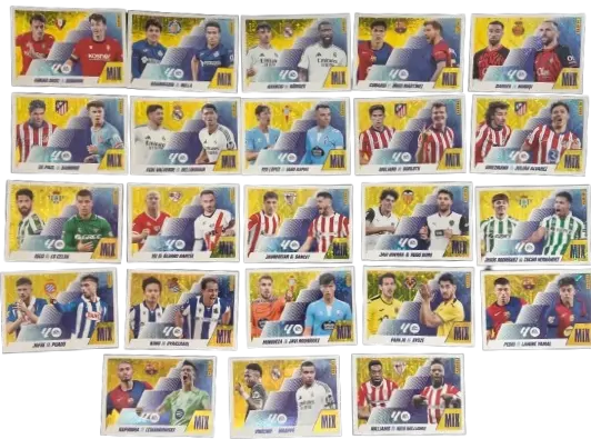 Liga Este 2025-26 - LOTE MIX - 23 CROMOS de Fútbol PANINI